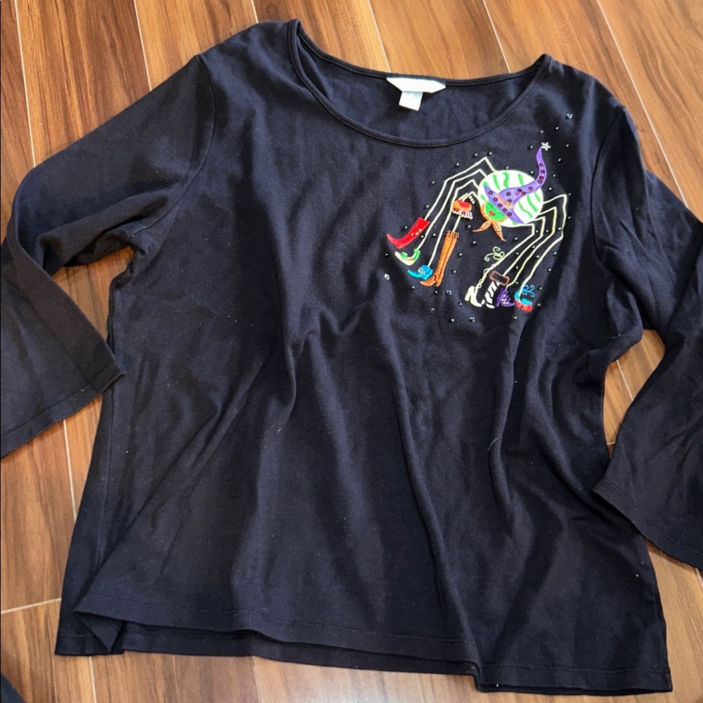 1X C.J. Banks Halloween spider shirt